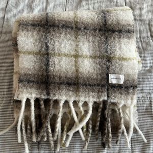 Aritzia Wilfred Scarf